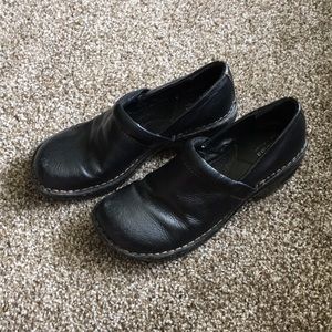 Nursing shoes